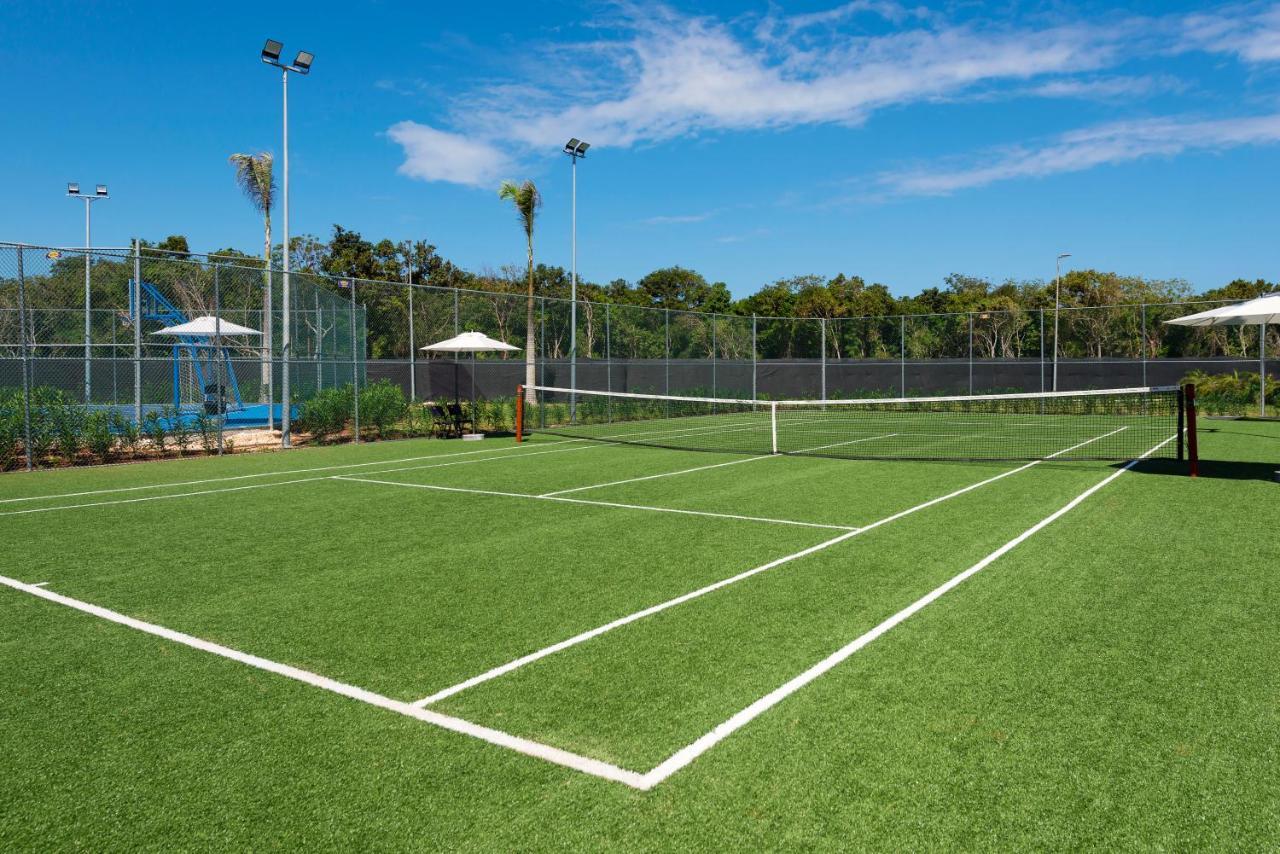 Ocean Eden Bay (Adults Only) Hotel Spring Rises Bagian luar foto Tennis court at the Club