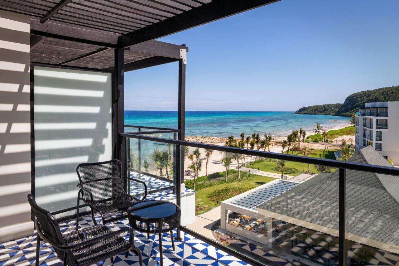 Ocean Eden Bay (Adults Only) Hotel Spring Rises Bagian luar foto View from a room at the hotel