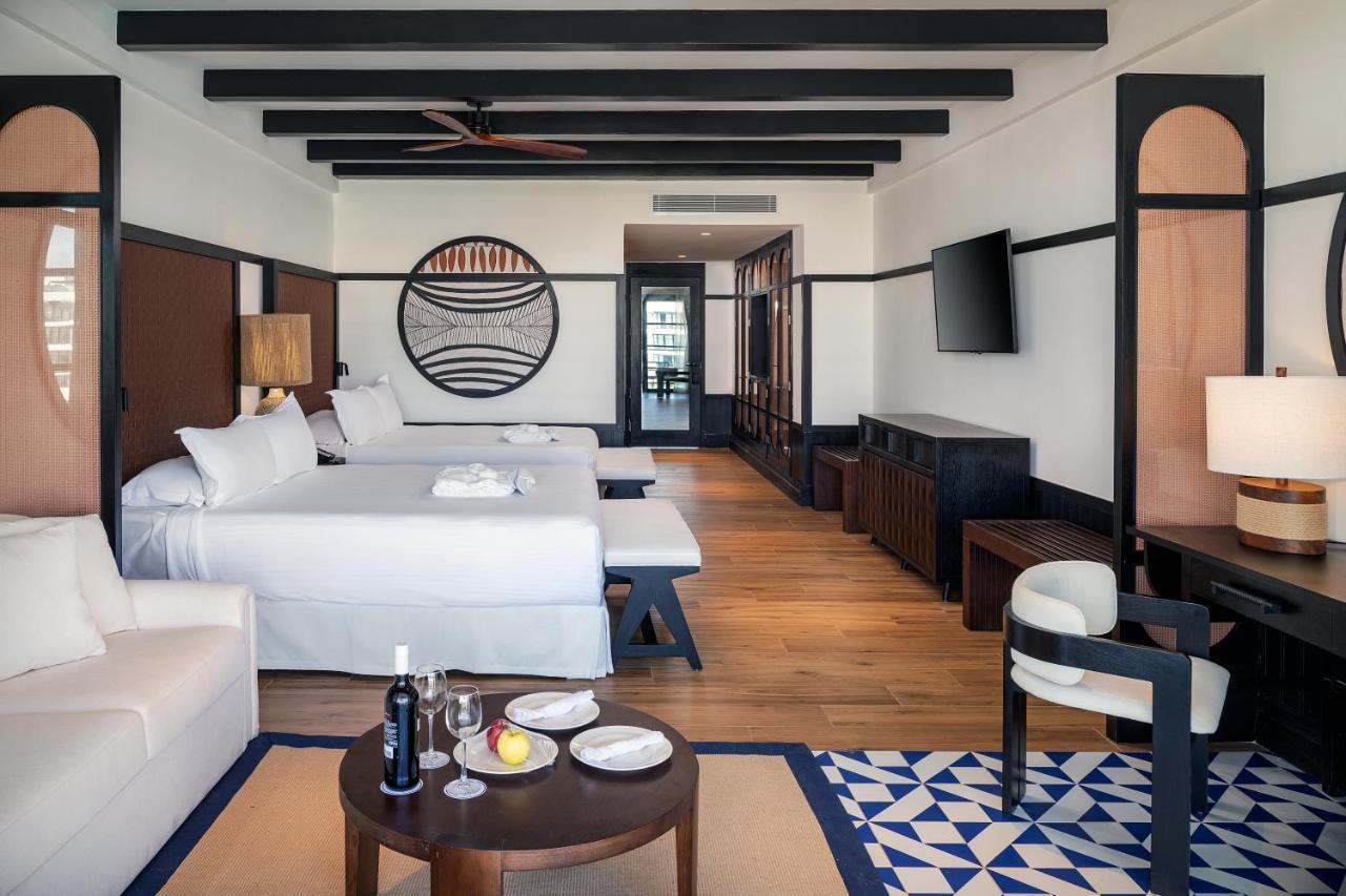 Ocean Eden Bay (Adults Only) Hotel Spring Rises Bagian luar foto A room at the hotel