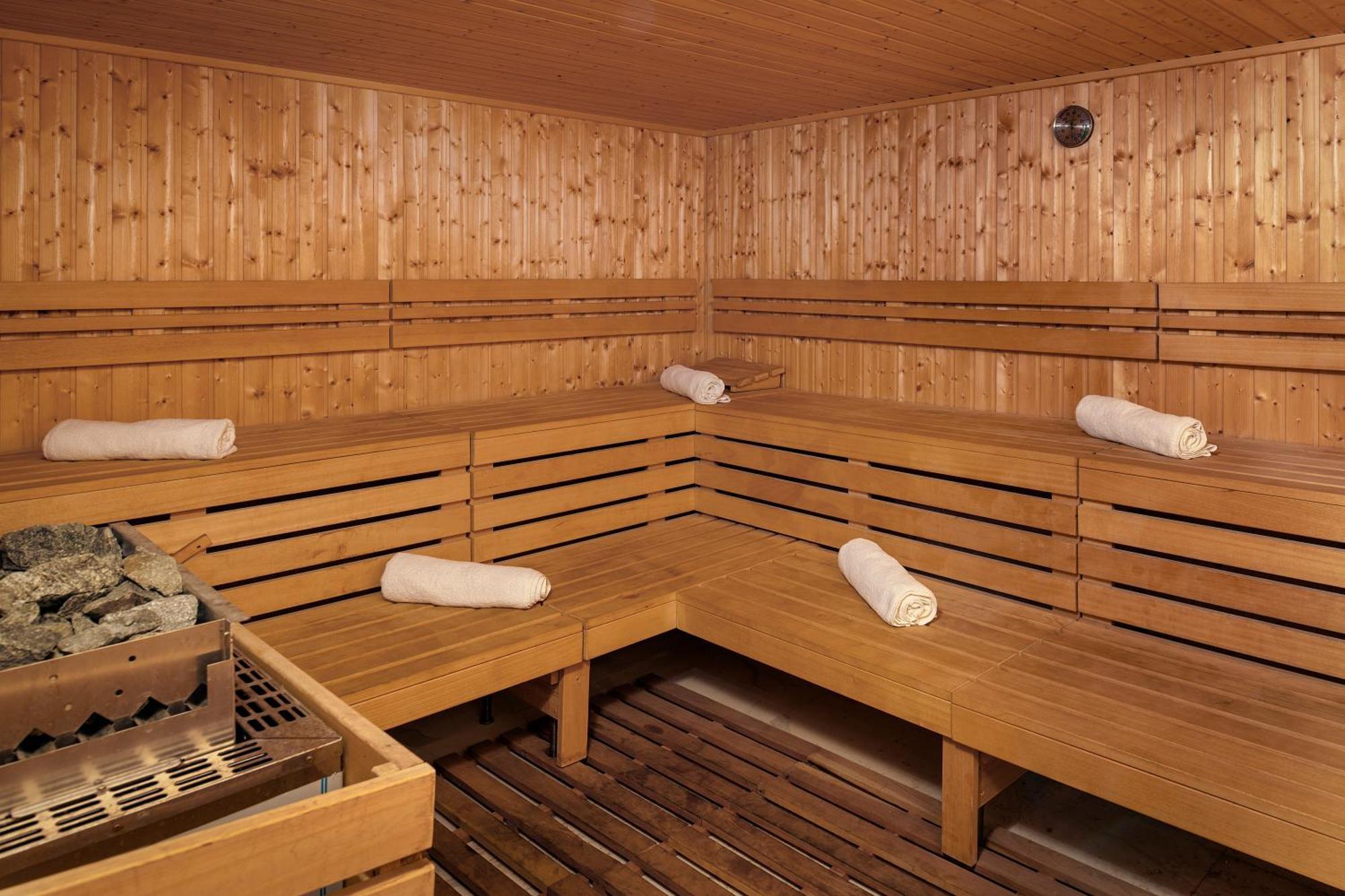Ocean Eden Bay (Adults Only) Hotel Spring Rises Bagian luar foto A Finnish sauna