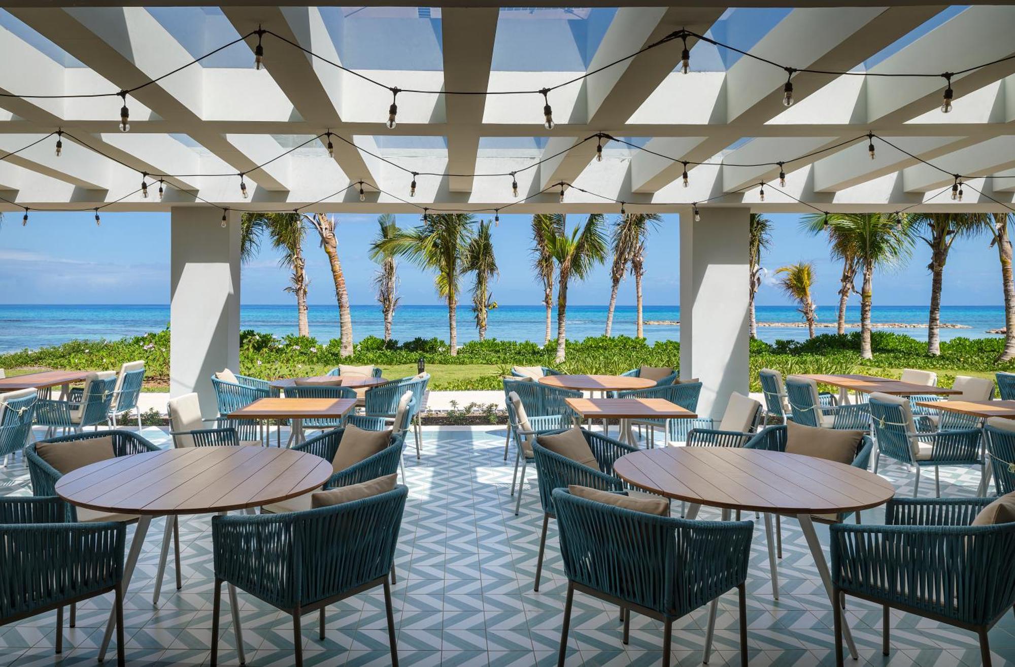 Ocean Eden Bay (Adults Only) Hotel Spring Rises Bagian luar foto The Beach Club at The Ritz-Carlton, Cancun